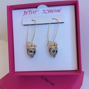 Betsey johnson Black Queen Skull Earrings
